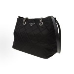 PRADA Qualting enamel metal logo diamond pattern Tote bag, Tote bag, shopping bag, wandering bag, parachute bag, crossbody bag, single-shoulder bag, women\'s black style